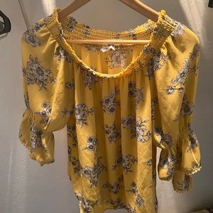 Woman’s Small yellow top